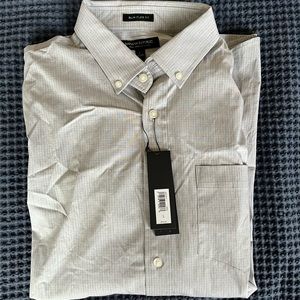 BRAND NEW: Banana Republic Button Down